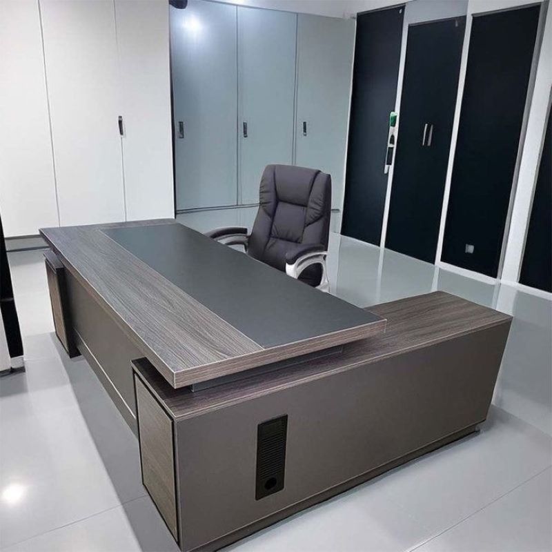 Mua số lượng bàn giám đốc lớn luôn được Hữu Thịnh áp dụng chiết khấu hấp dẫn