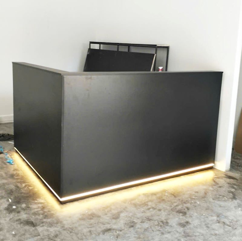 Quầy lễ tân Tiền Giang 2