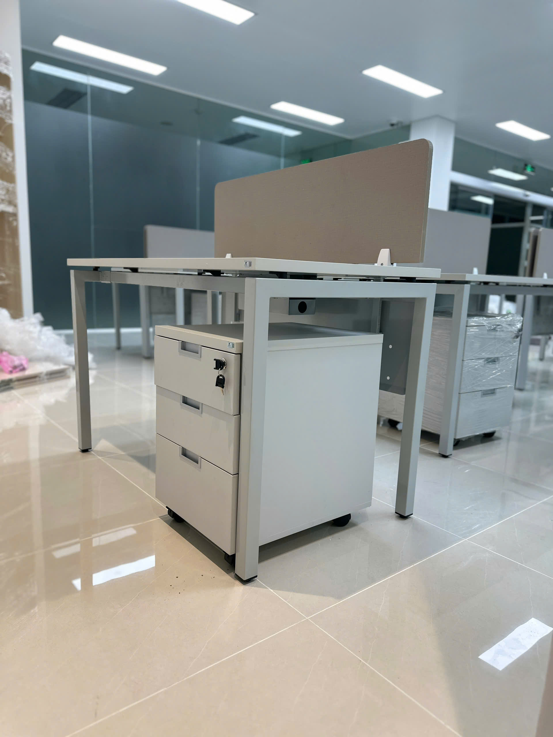 thi công bàn làm việc văn phòng Tiền Giang