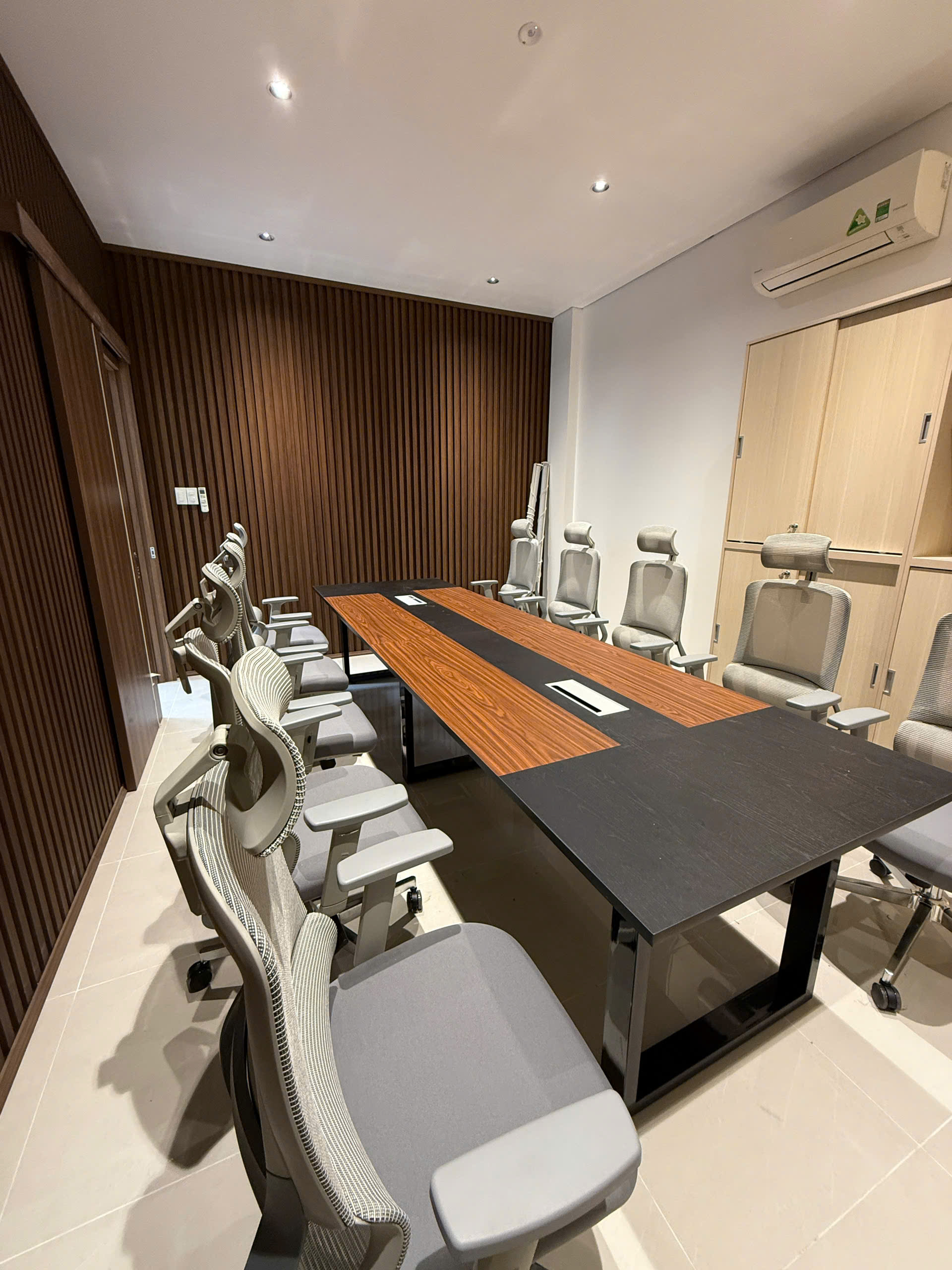 bàn họp văn phòng tại Tiền Giang