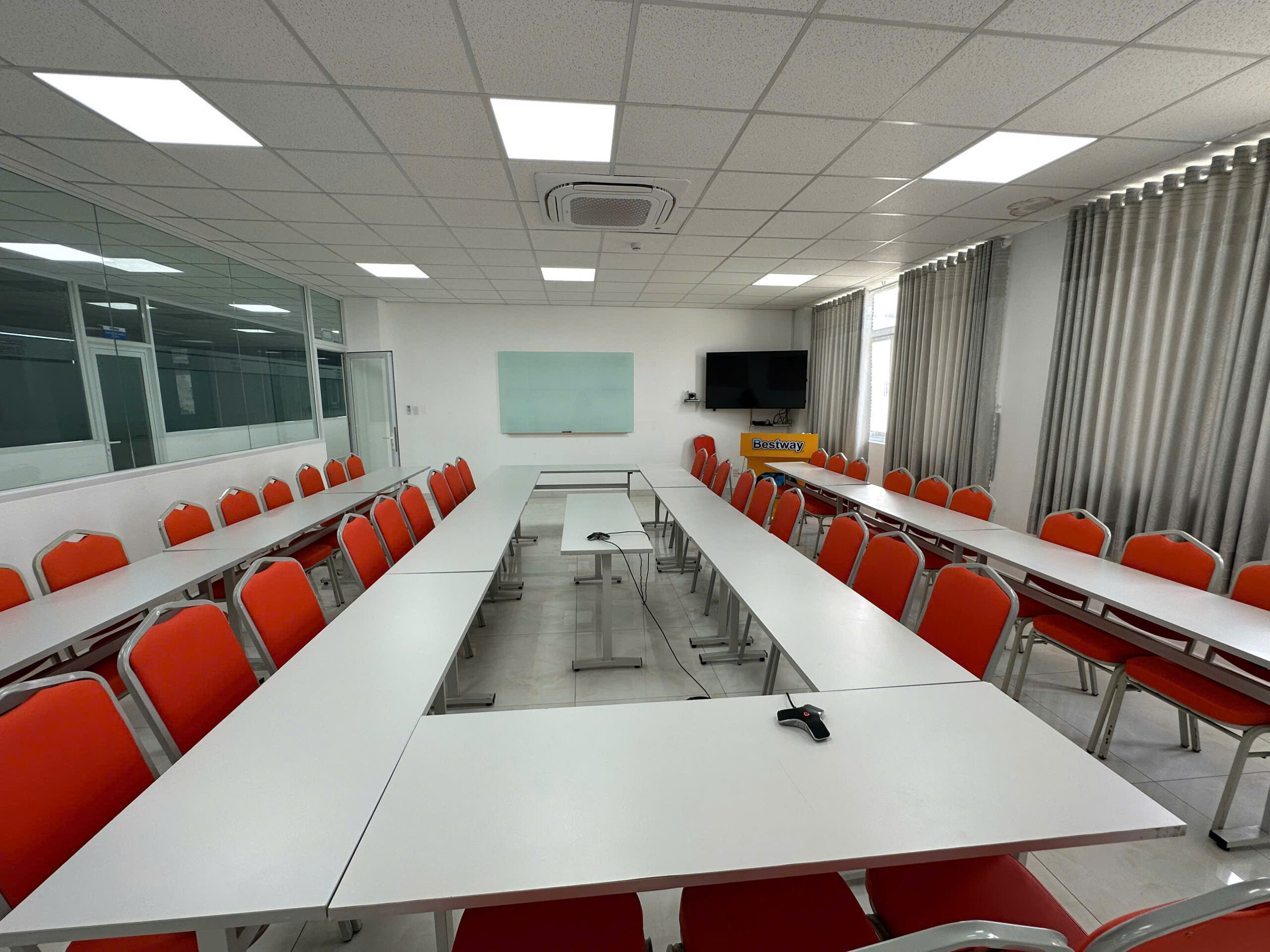 bàn họp văn phòng tại Tiền Giang