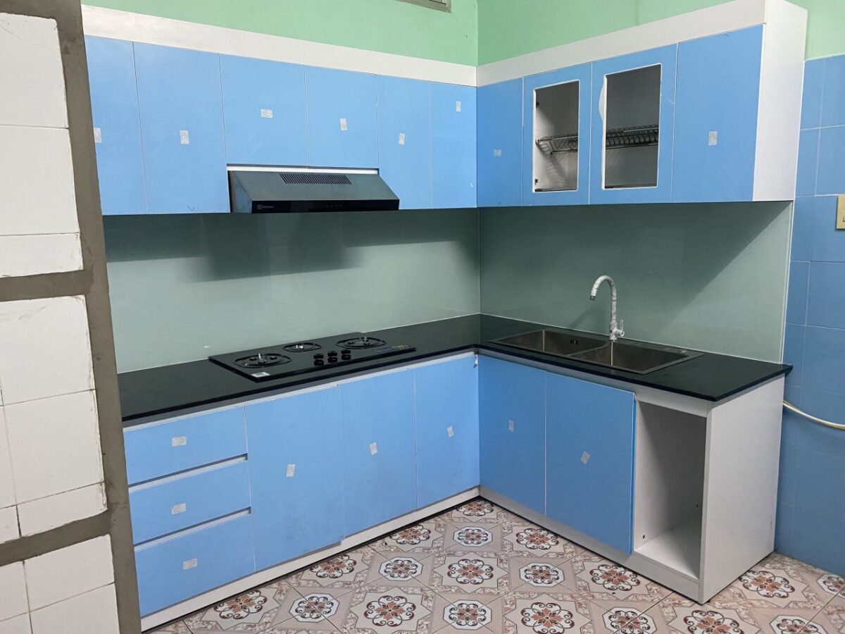 tu-bep-nhua-picomat-canh-melamine