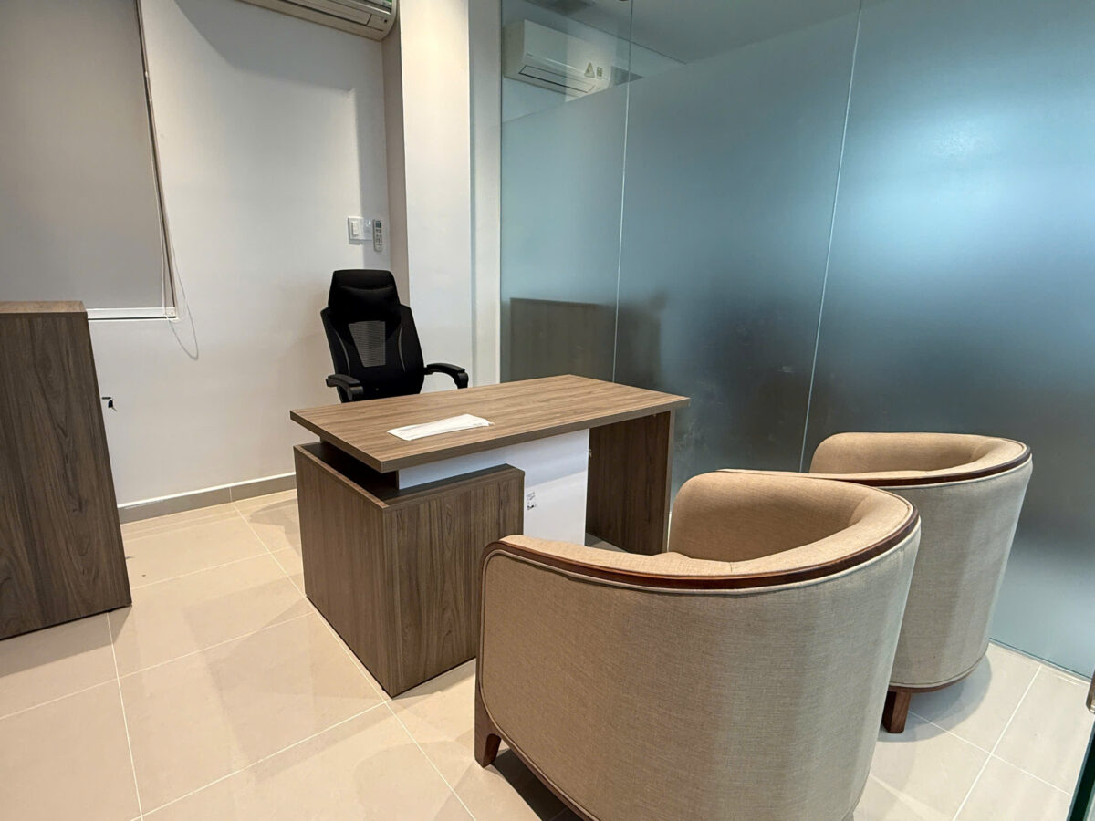 mẫu bàn ghế văn phòng hiện đại tại Mỹ Tho